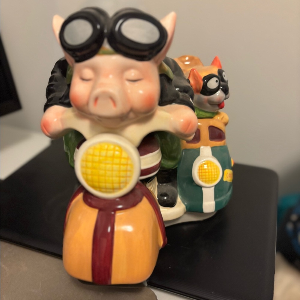 Cookie Jar Har-Lee Hog! w/sidecar! 
“Large N’ In Charge!!”
Motorcycle Pig w/Dog!
